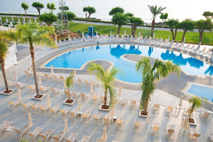 Hotel Pool