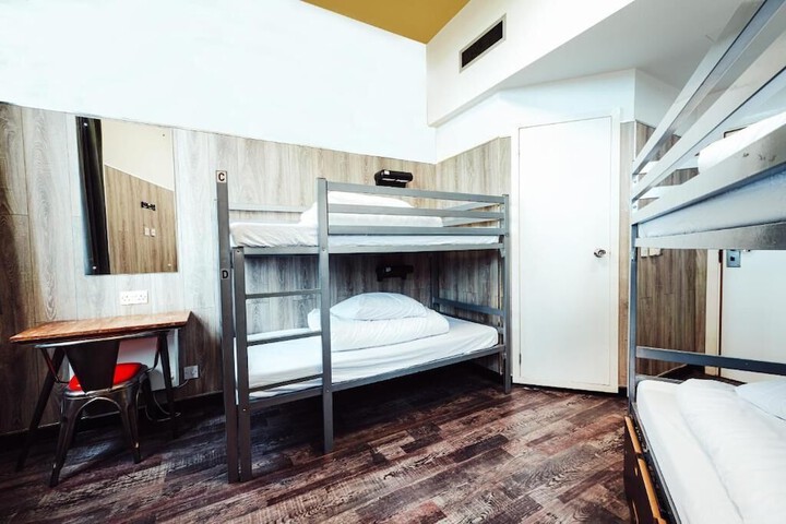 Room 33 of 46