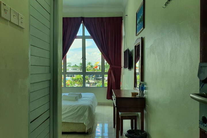 Room 14 of 25
