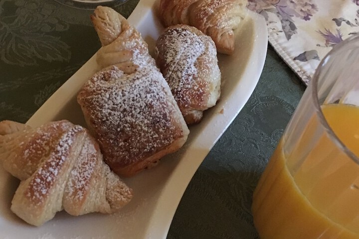 Breakfast/Coffee Service 32 of 38