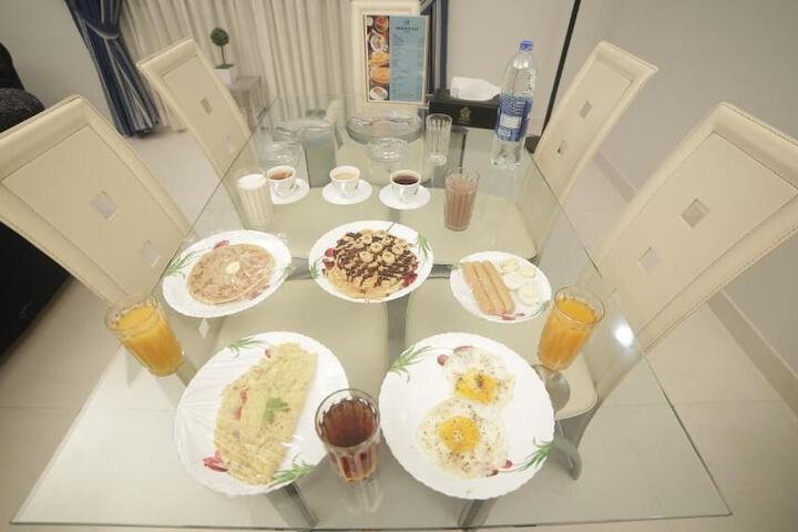 Dining 17 of 20