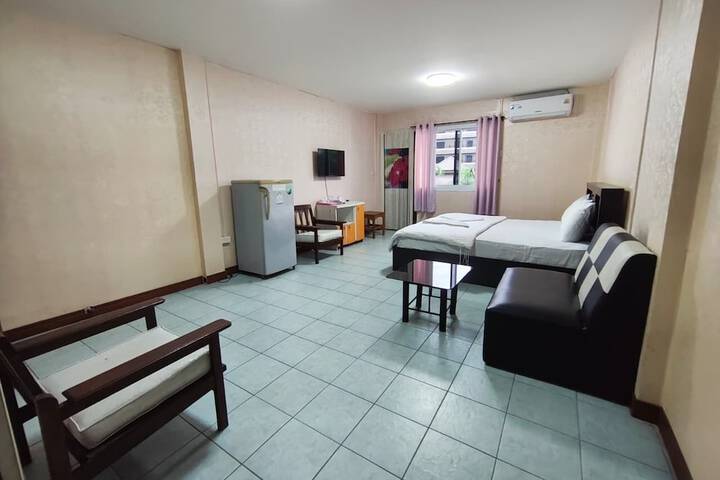 Room 4 of 12
