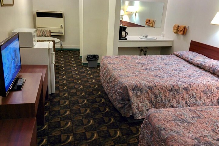 Room 9 of 26