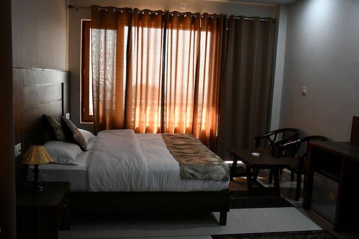 Room 6 of 23