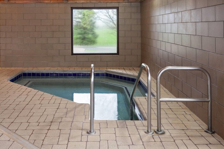 Photo of AmericInn by Wyndham Appleton North / Little Chute Pool