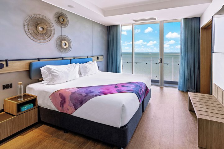 Room 14 of 87