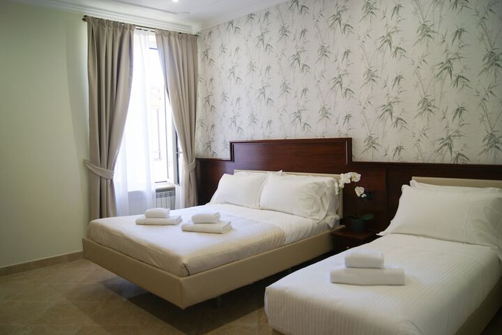 Room 12 of 19