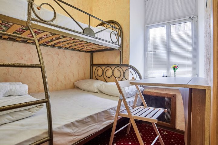 Room 8 of 21