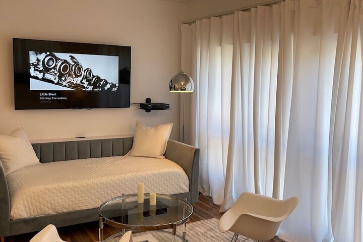 Room 32 of 81
