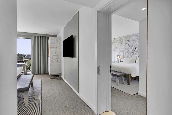Room 16 of 124