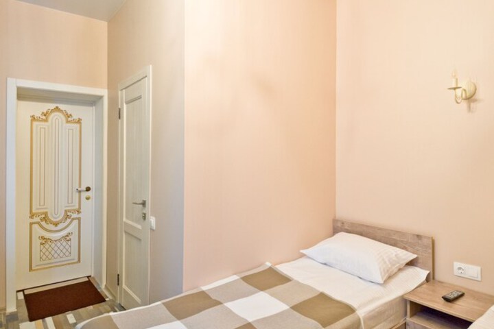 Room 14 of 36