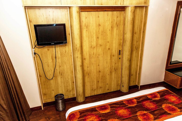 Room 21 of 90