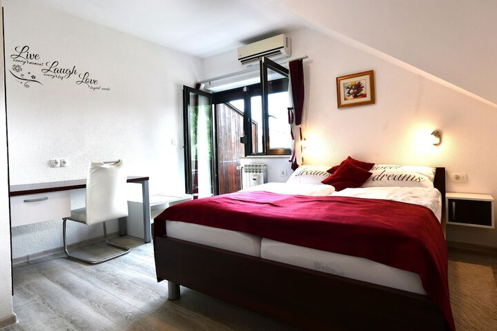 Room 8 of 54