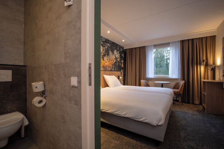 Room 13 of 41