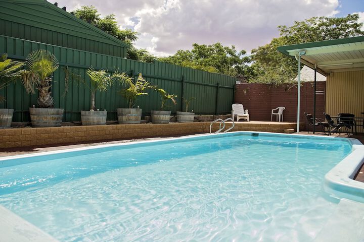 Pool 40 of 50