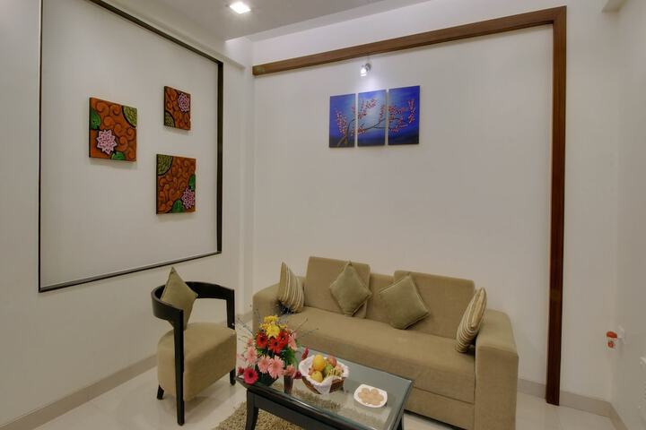 Room 25 of 170