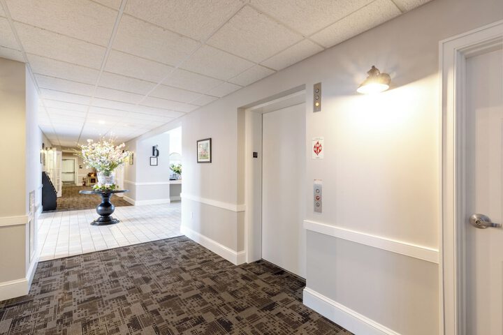 Ballroom/Hall 162 of 192