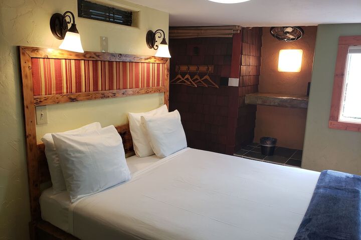 Room 26 of 97