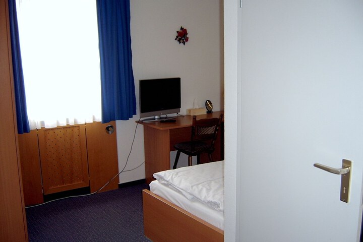 Room 13 of 26