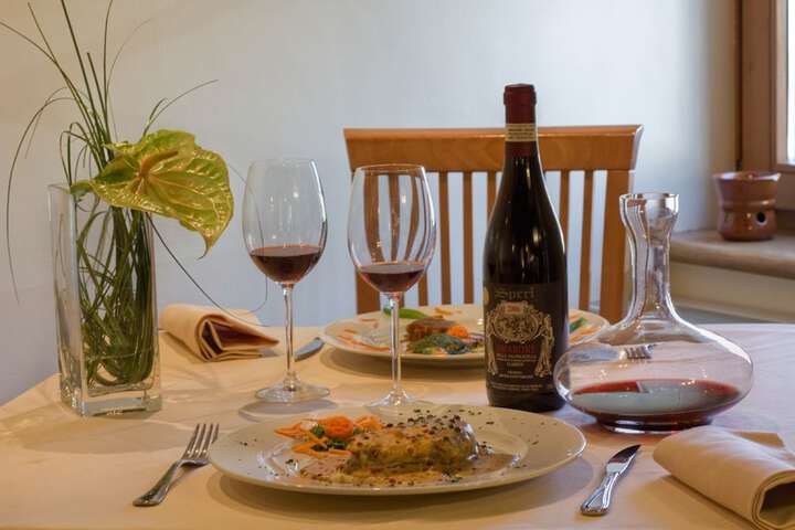 Dining 21 of 31