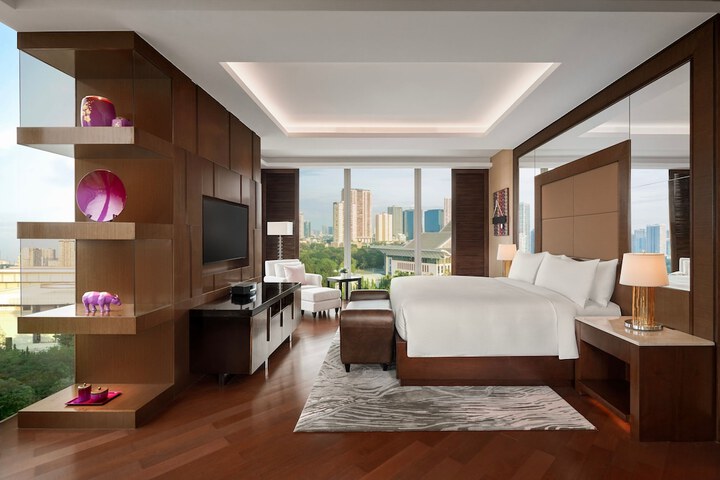 Room 41 of 176