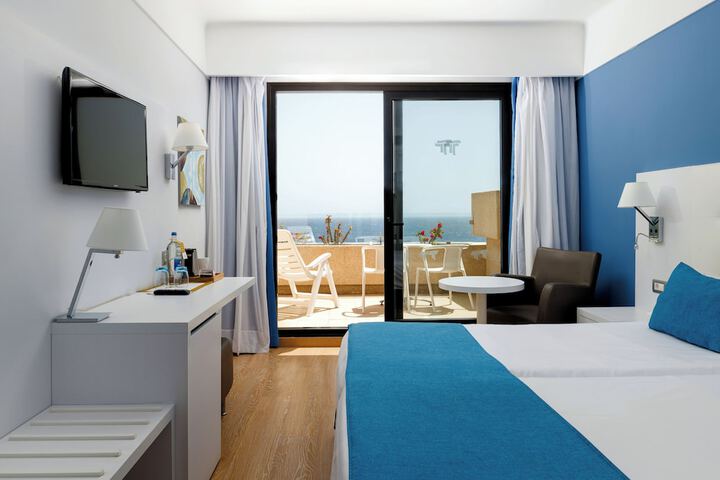 Room 6 of 30