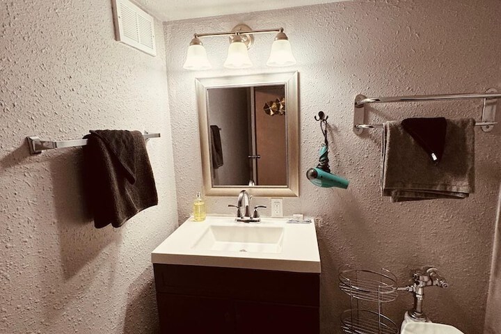 Room 61 of 77