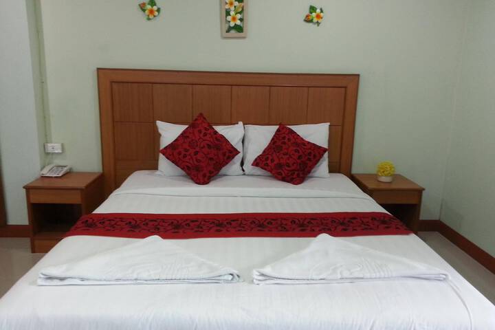 Room 3 of 8