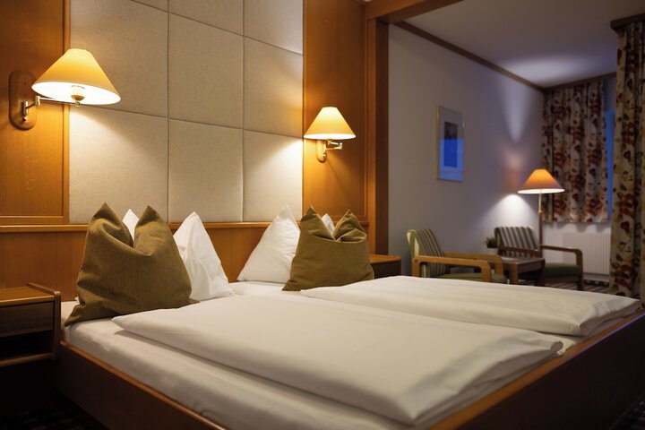 Room 46 of 98