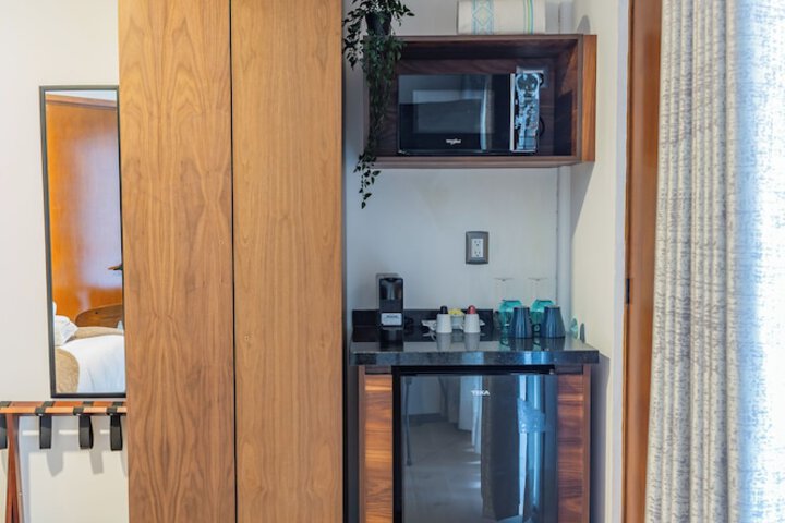 Room 105 of 329