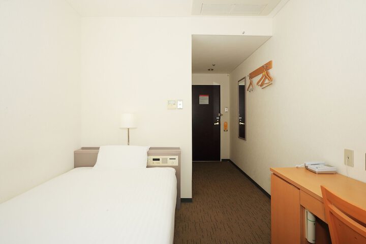 Room 5 of 23