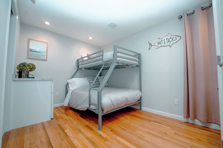 Room 8 of 20
