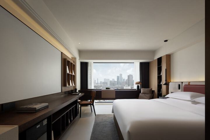Room 15 of 64