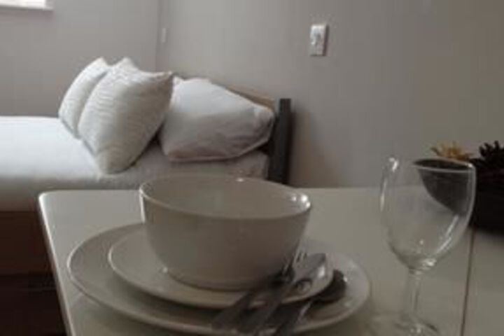 Room 4 of 9