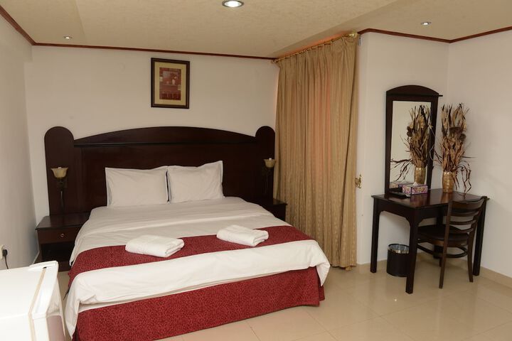 Room 7 of 37