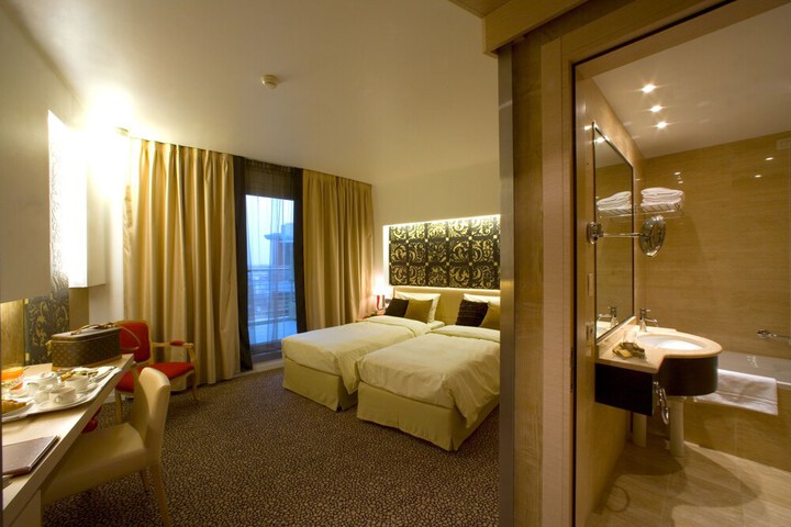 Room 11 of 51