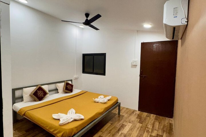 Room 4 of 43