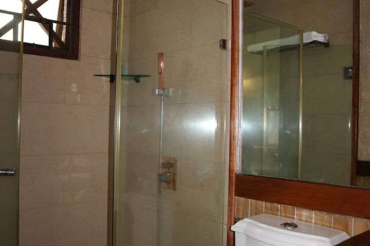 Room 13 of 32