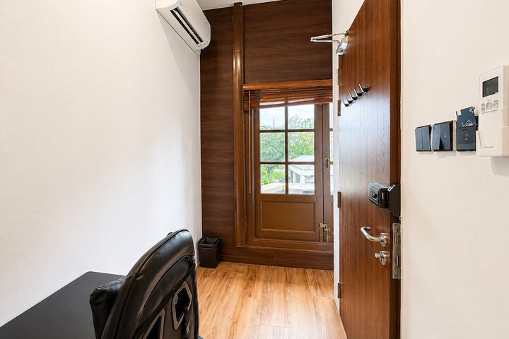 Room 80 of 121