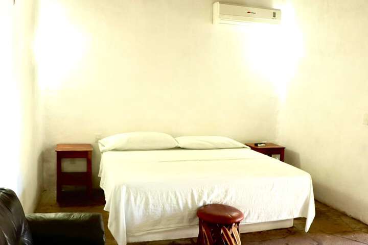 Room 15 of 34