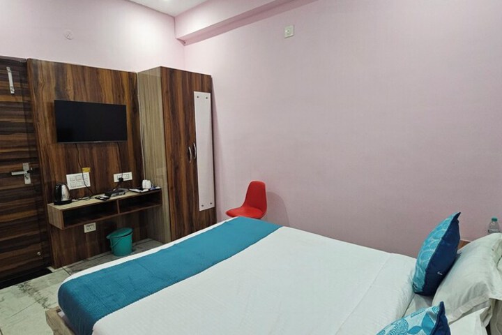 Room 8 of 20