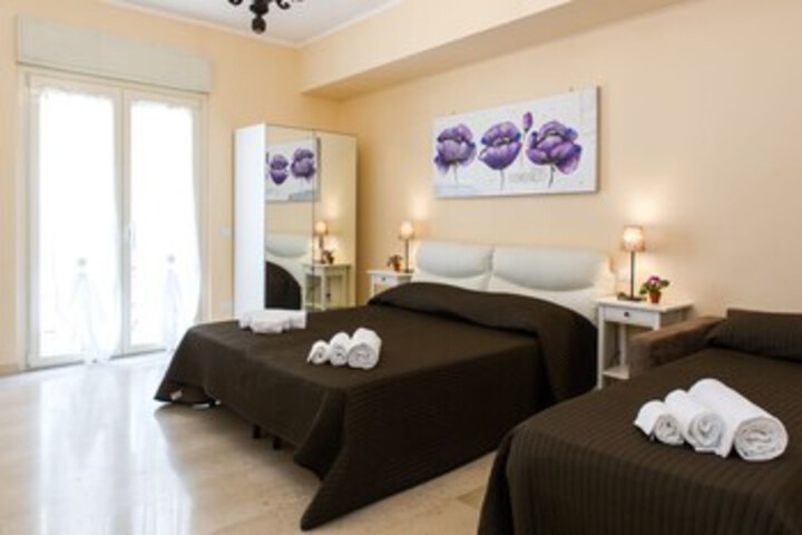 Room 105 of 157