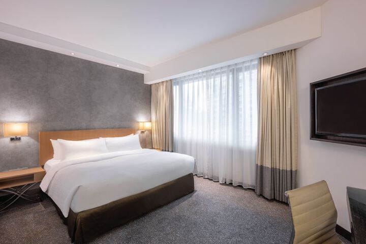 Room 28 of 48