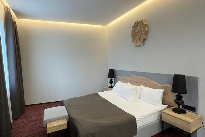 Room 18 of 53