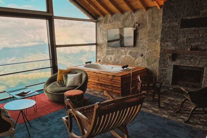 Room 5 of 19