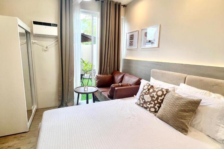 Image of Stanford Suites 3