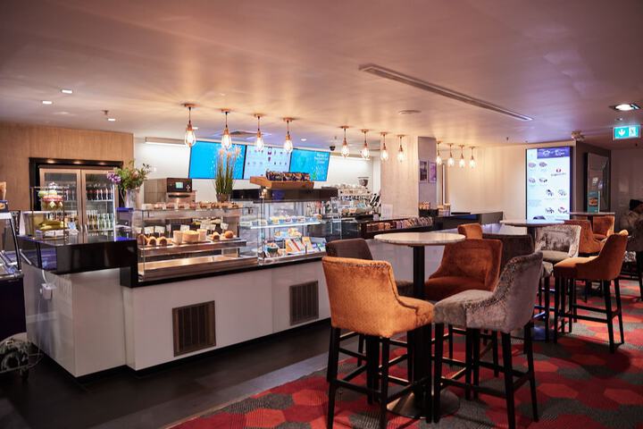 Lounge 89 of 128