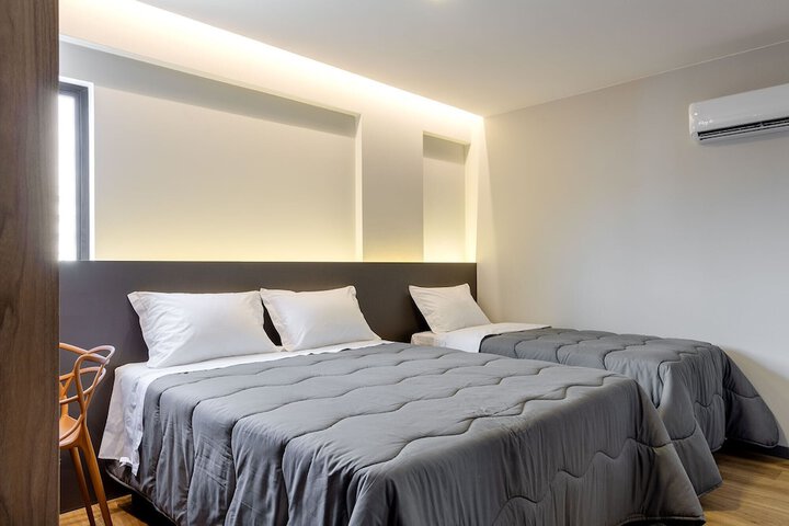 Room 6 of 15