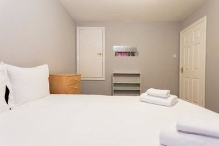 Room 8 of 24