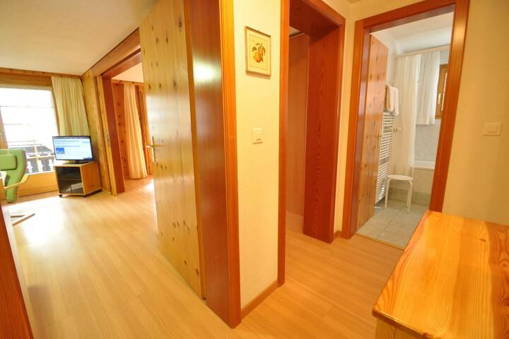 Room 3 of 166